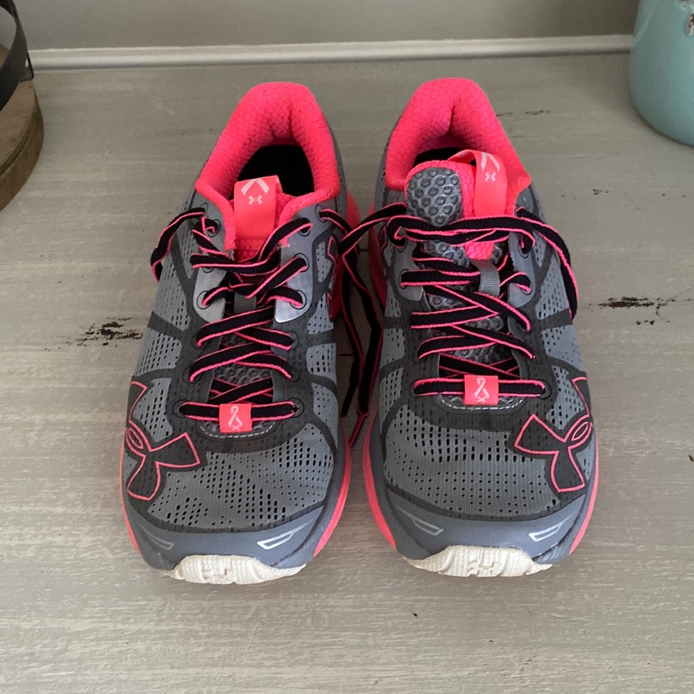 Size 6.5 Woman’s Under Armour sneakers